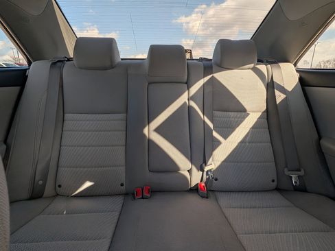 Used 2017 Toyota Camry LE image 23