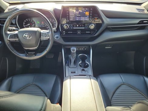 Used 2021 Toyota Highlander XSE image 18