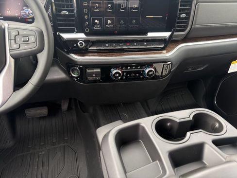 New 2026 GMC Sierra 3500 SLE w/ Preferred Package AWD/4WD image 15