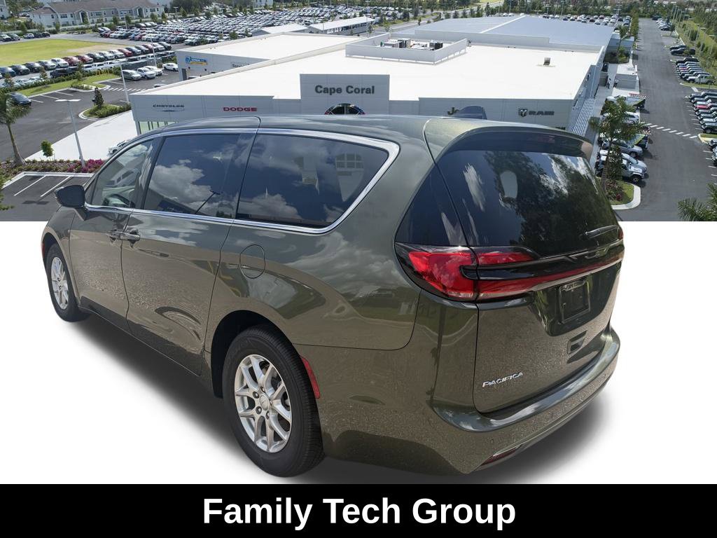 New 2027 Chrysler Pacifica Select w/ Family Tech Group FWD image 5