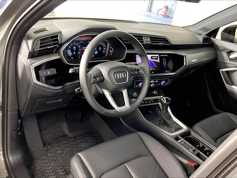 Used 2025 Audi Q3 2.0T Premium image 17