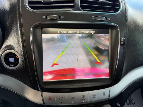 Used 2017 Dodge Journey SXT image 26