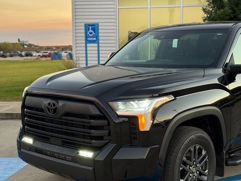 Used 2025 Toyota Tundra SR5 image 2