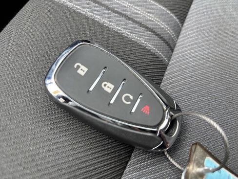 Used 2025 Chevrolet Blazer LT FWD image 25