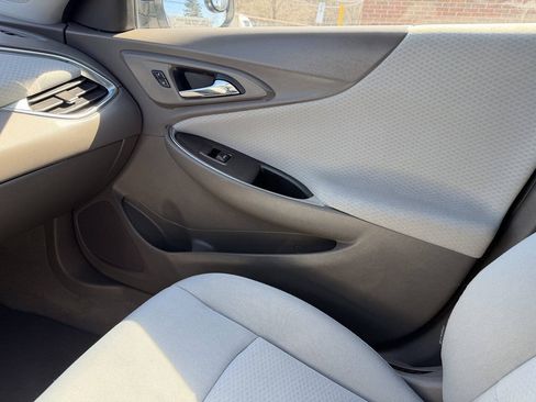 Used 2016 Chevrolet Malibu LT FWD image 19