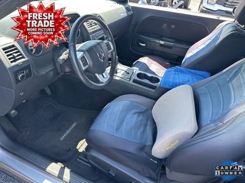 Used 2014 Dodge Challenger SXT RWD image 6