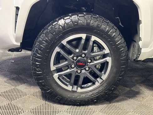 Used 2024 Toyota Tacoma TRD Sport image 12