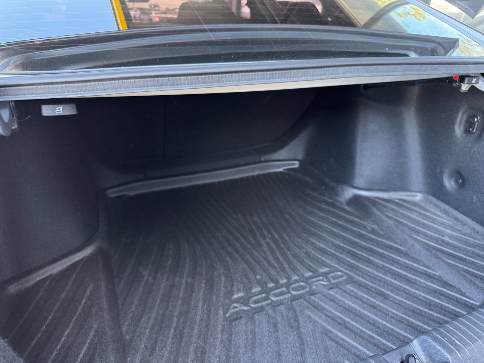 Used 2023 Honda Accord Touring image 19