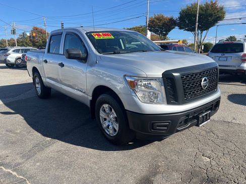 Used 2018 Nissan Titan S w/ S Utility Package image 7