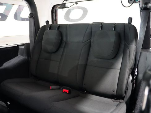 Used 2018 Jeep Wrangler Sport image 14