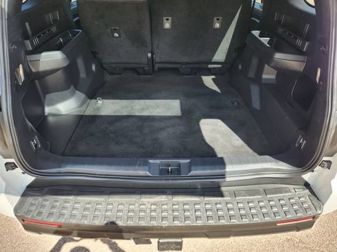 Used 2025 Toyota 4Runner SR5 AWD/4WD image 27