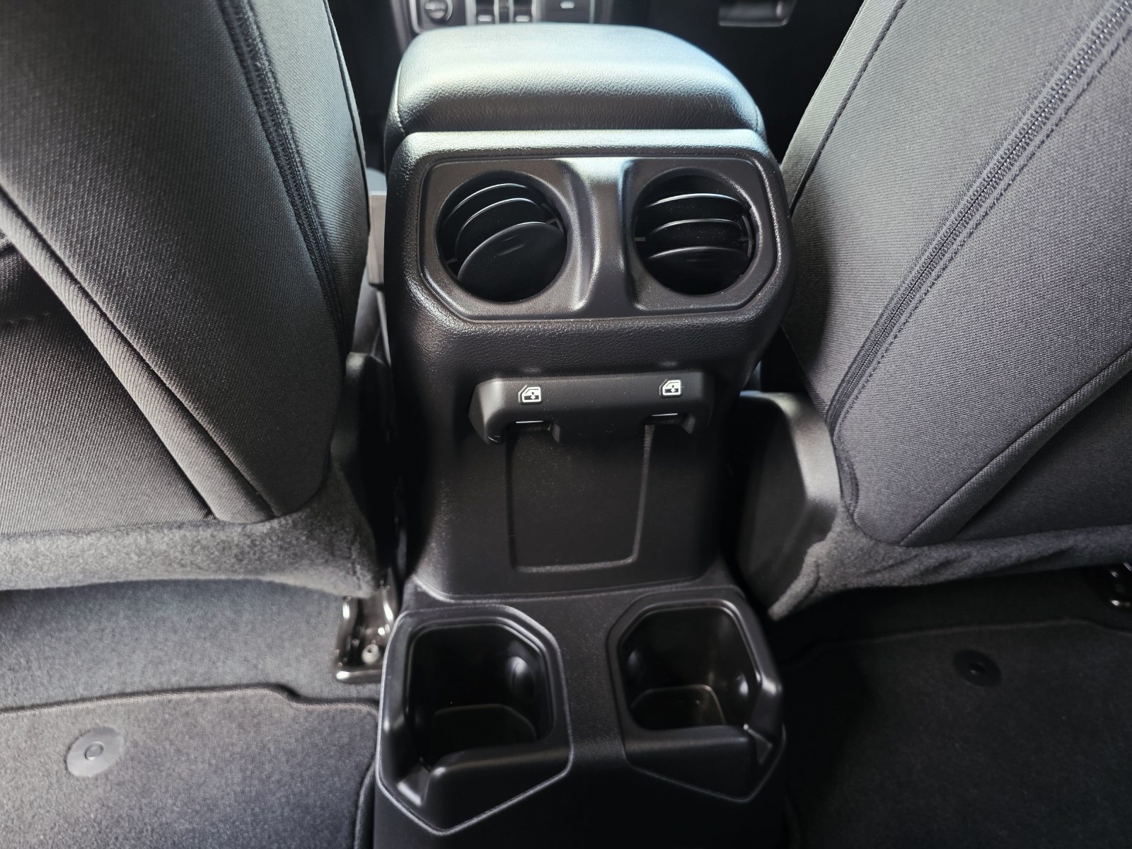 Used 2022 Jeep Wrangler Unlimited Sport AWD/4WD image 18
