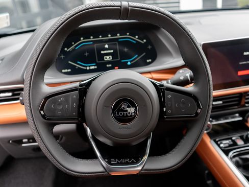 Used 2025 Lotus Emira image 25