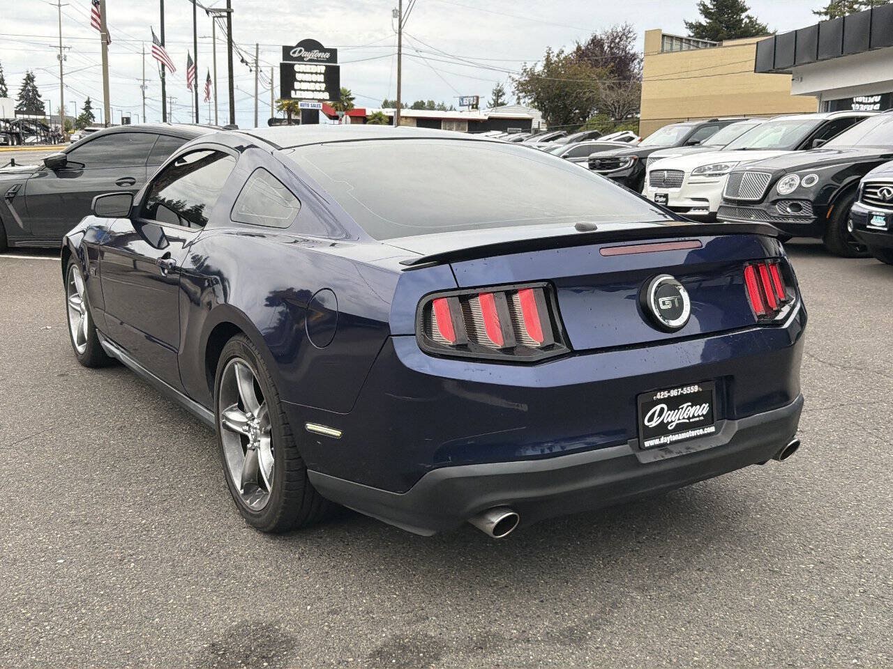 Used 2010 Ford Mustang GT Premium RWD image 5