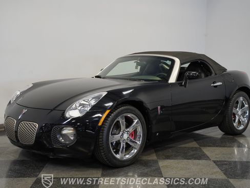 Used 2007 Pontiac Solstice GXP w/ Premium Package RWD image 39