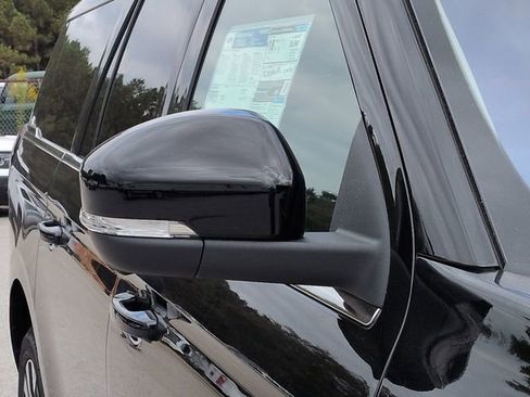 New 2025 Ford Expedition Max Platinum w/ Driver's Package image 13