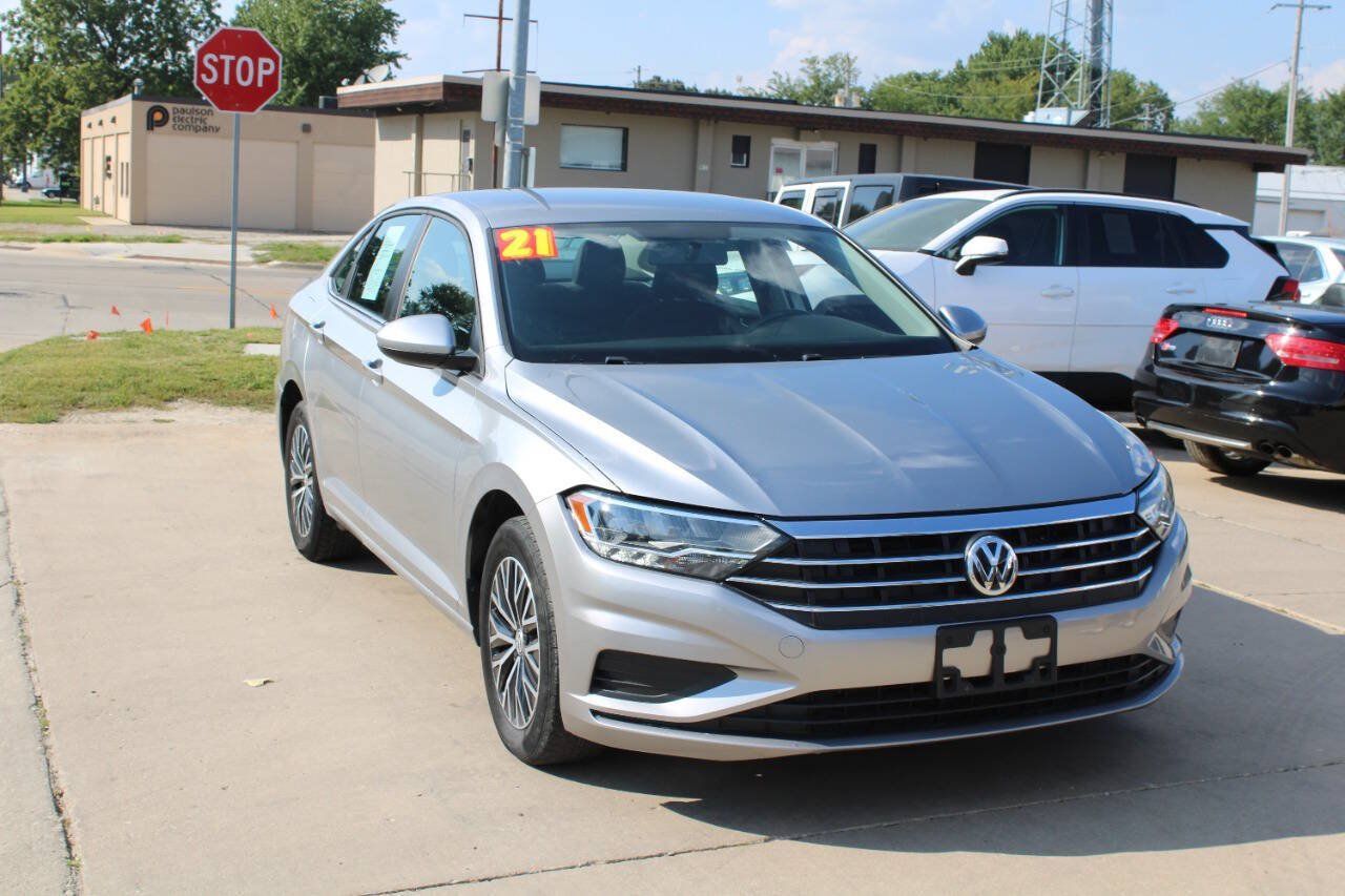 Used 2021 Volkswagen Jetta R-Line FWD image 2