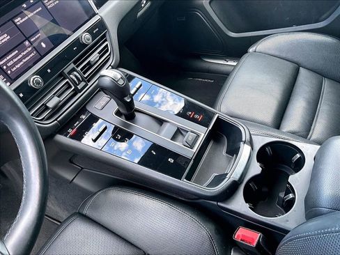 Certified 2023 Porsche Macan S AWD/4WD image 17