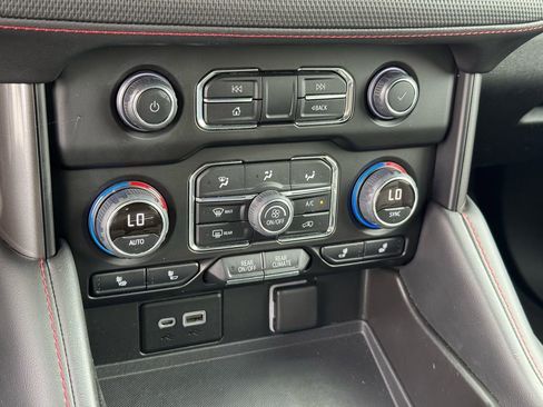 Used 2022 Chevrolet Tahoe RST w/ Luxury Package AWD/4WD image 34