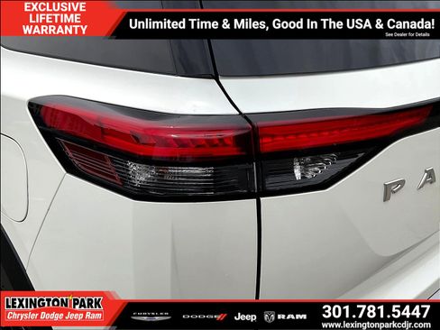 Used 2024 Nissan Pathfinder Platinum AWD/4WD image 22