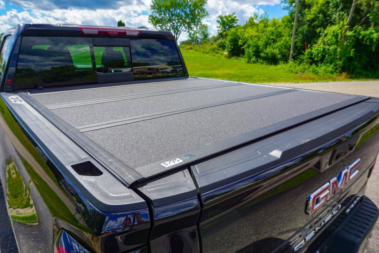Used 2023 GMC Sierra 1500 Denali w/ Technology Package AWD/4WD image 9