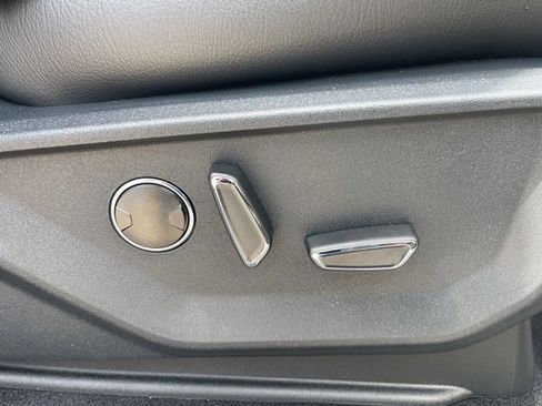 New 2025 Ford F150 Lariat w/ Equipment Group 502A High image 39