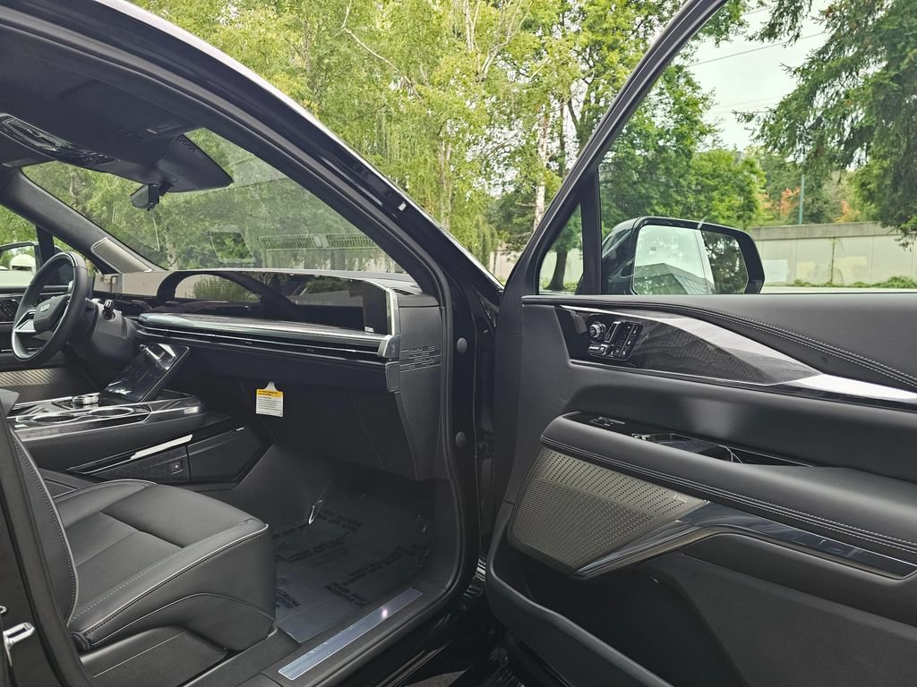 New 2026 Cadillac Escalade IQL Sport 2 w/ LPO, ONYX Package AWD/4WD image 12