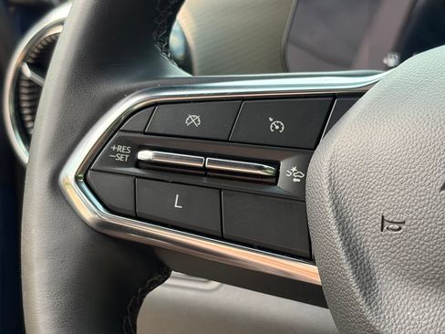 Used 2025 Chevrolet Equinox LT w/ Convenience Package II FWD image 11