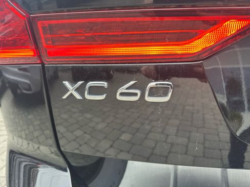 Used 2024 Volvo XC60 B5 Plus w/ Protection Package Premier AWD/4WD image 32
