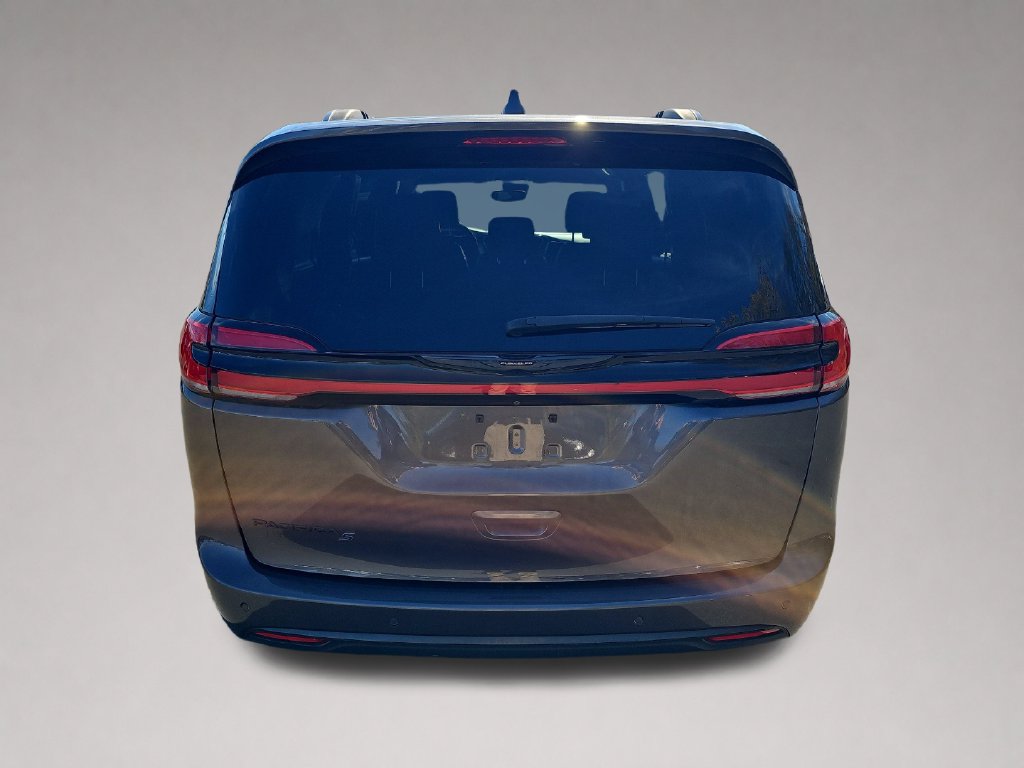 Used 2021 Chrysler Pacifica Touring-L w/ Premium & Safety Sphere Group FWD image 5