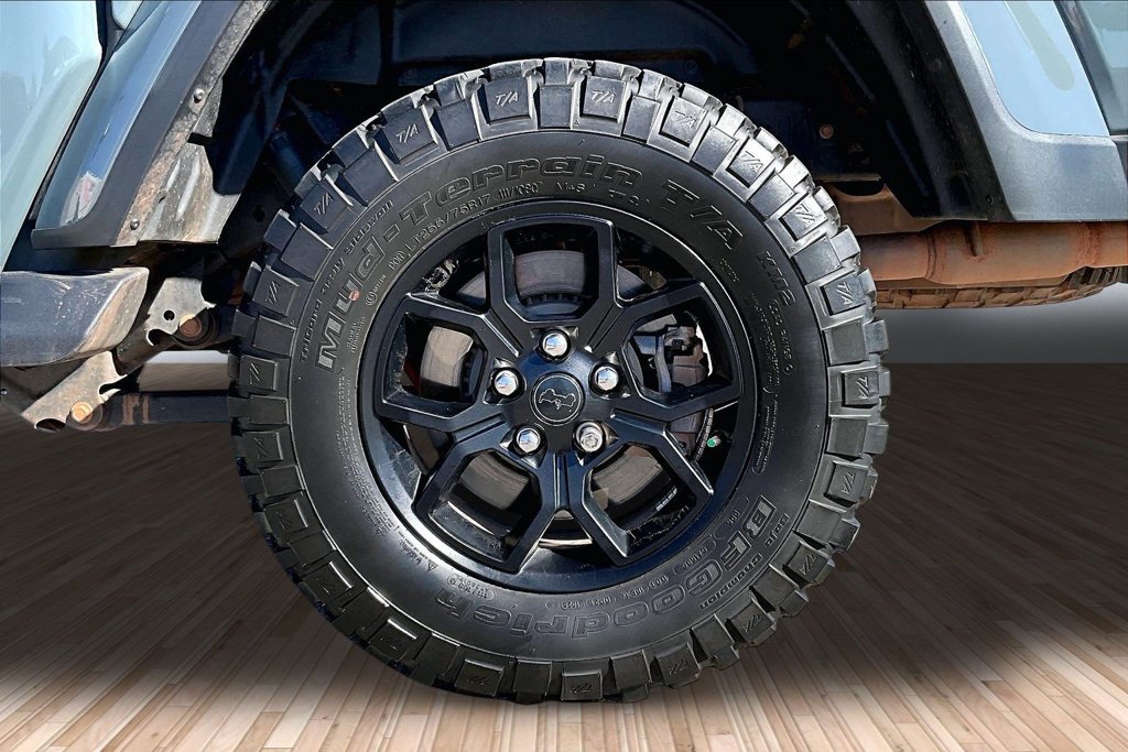 Used 2025 Jeep Gladiator Sport AWD/4WD image 8
