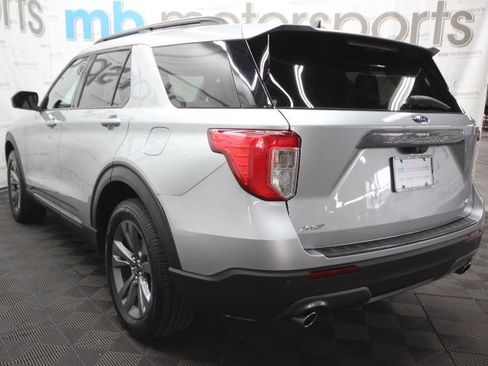 Used 2022 Ford Explorer XLT w/ Equipment Group 202A image 4