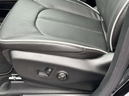 New 2026 Chrysler Pacifica Limited image 12