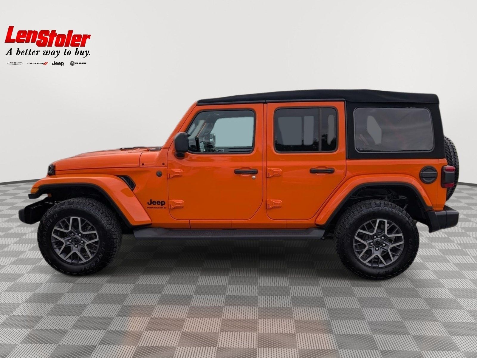 Used 2025 Jeep Wrangler Unlimited Sahara AWD/4WD image 2