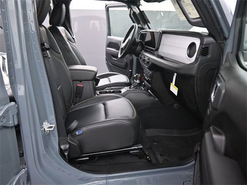 New 2025 Jeep Gladiator Sport image 35