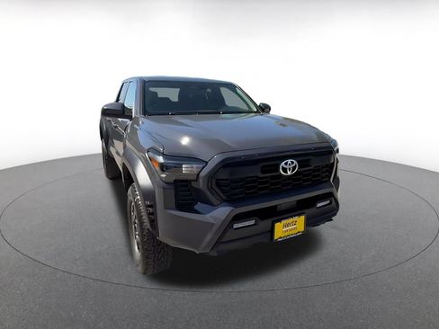 Used 2025 Toyota Tacoma TRD Off-Road AWD/4WD image 3