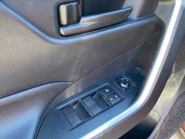 Used 2021 Toyota RAV4 LE w/ Carpet Mat Package (TMS) FWD image 7