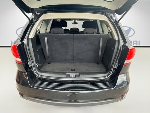 Used 2019 Dodge Journey SE w/ Connectivity Group FWD image 23