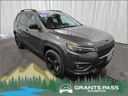 Used 2023 Jeep Cherokee Altitude Lux