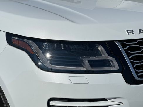 Used 2019 Land Rover Range Rover HSE image 10