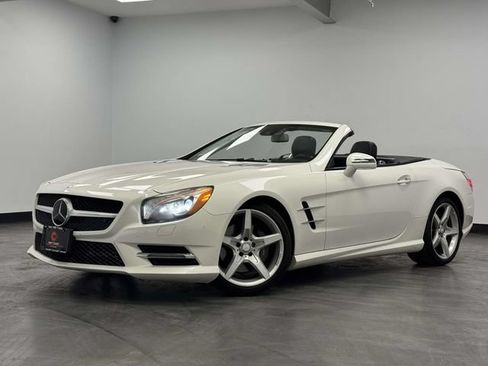 Used 2016 Mercedes-Benz SL 550 w/ Driver Assistance Package image 27