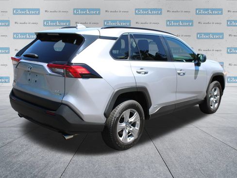 Used 2022 Toyota RAV4 LE AWD/4WD image 6