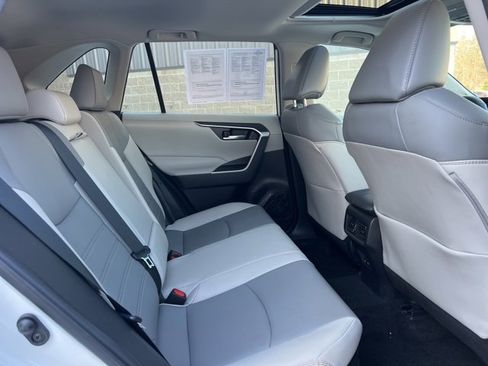 Used 2021 Toyota RAV4 XLE Premium image 13