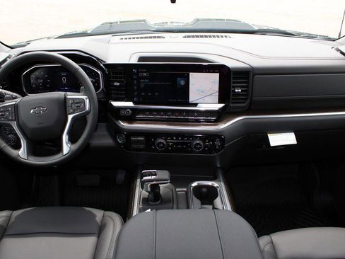 New 2026 Chevrolet Silverado 1500 LT Trail Boss w/ LT Trail Boss Premium Package AWD/4WD image 9
