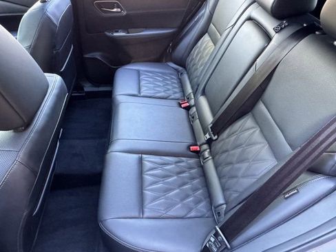 Used 2024 Nissan Rogue Platinum w/ Platinum Premium Package AWD/4WD image 14