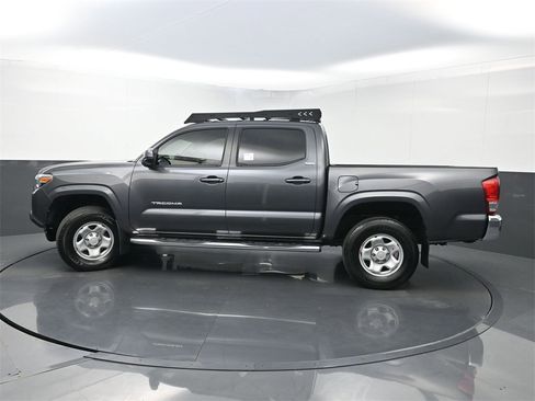 Used 2017 Toyota Tacoma SR5 image 39