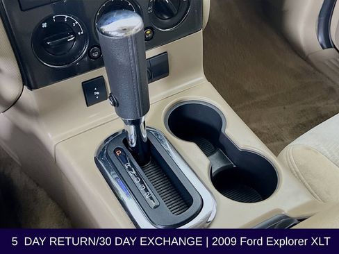 Used 2009 Ford Explorer XLT AWD/4WD image 18