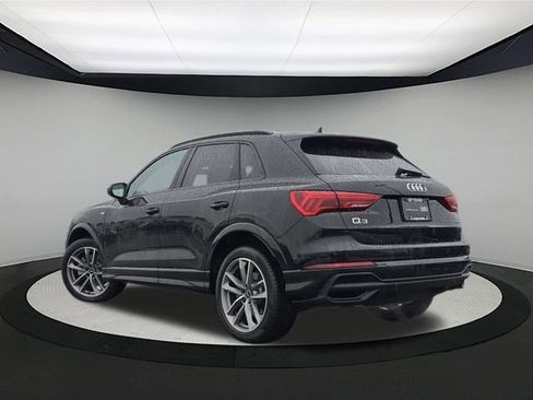 Certified 2025 Audi Q3 2.0T Premium w/ Convenience Package image 5