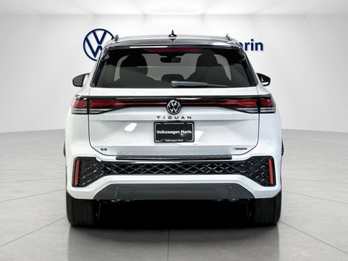New 2026 Volkswagen Tiguan SE R-Line image 4