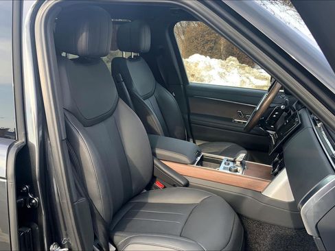 Used 2023 Land Rover Range Rover Long Wheelbase SE image 8